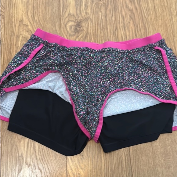 Nike Dri-Fit Women's Multicolor Athletic Shorts - Picture 5 of 7